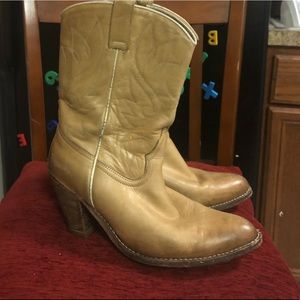 Kenneth Cole New York Western boots